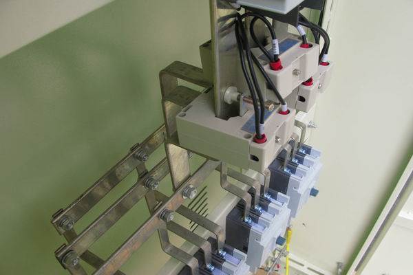 华容配电柜-应急照明配电柜使用对工作人员的具